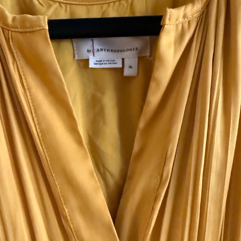 Anthropologie Somerset Satin Edition in Gold Mango - Picture 6 of 6